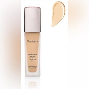 Elizabeth Arden Flawless Finish Skincaring Foundation - 130W
